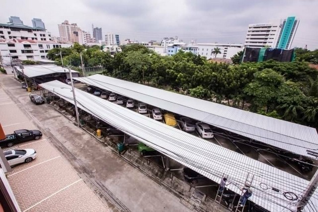 ขายโฮมออฟฟิศ 4 ชั้น ถนนรัชดาภิเษก ใกล้ MRT สุทธิสาร 30 ตร.วา ทำเลดี เข้าออกสะดวก ไม่มีเสาไฟฟ้าบังหน้าตึก