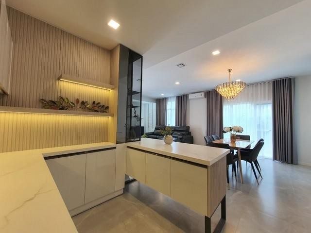 MT64 Rent เช่า บ้านเดี่ยว ตกแต่งพร้อมอยู่ หมู่บ้าน มัณฑนาบางนา วงแหวน รามคำแหง2 ทะลุออกเลียบมอเตอร์ได้ ใกล้ Megaบางนา