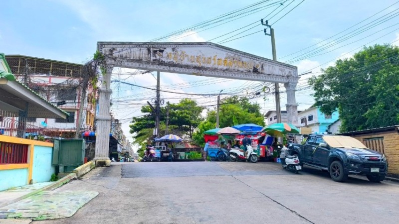 ขายอาคารพาณิชย์ สุขสวัสดิ์สวนธน ถนนประชาอุทิศ 33 แยก 7 ขายถูก อาคารพาณิชย์ ซอยประชาอุทิศ 33 แยก 8 แขวงบางมด เขตราษฏร์บูร