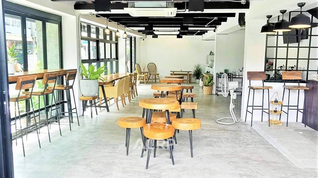 ขายโฮสเทล พร้อมร้านกาแฟ ใจกลางเมืองเชียงใหม่ 6 ห้อง 14 น้ำ