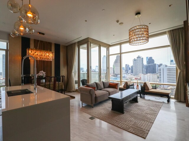 Four Seasons Private Residences Condo for RENT, near BTS Saphan Taksin