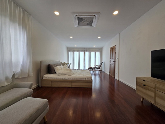 [ให้เช่า] FOR RENT DETACHED HOUSE LADPRAO 15 / 2 bedrooms 4 bathrooms / 260 Sqw. 250 Sqm. **150,000** JUST 10 MIN TO MRT LADPRAO