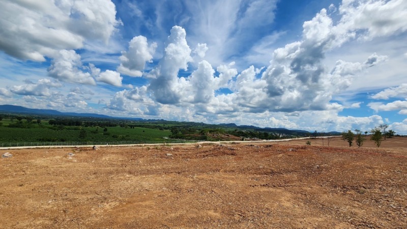 ขายที่ดินเขาใหญ่ บนเนินเขา *วิว360องศา ( ที่ดินจัดสรรฯ แบ่งแปลง )  อากาศบริสุทธิ์ (ราคาพิเศษ) เนื้อที่เริ่มต้น 300 ตารางวา  อ.ปากช่อง จ.นครราชสีมา