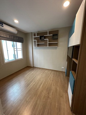 [ให้เช่า] FOR RENT BAAN KLANG MUANG SATHORN – TAKSIN 2 / 3 bedrooms 3 bathrooms / 20 Sqw. 180 Sqm. **32,000** CLOSE TO BTS WUTTAKAT