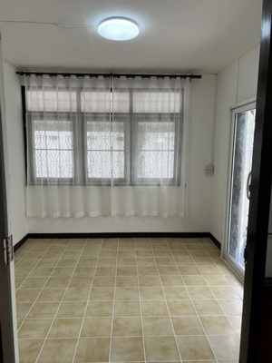 [ให้เช่า] FOR RENT DETACHED HOUSE RATCHADAPISEK 32 / 2 bedrooms 2 bathrooms / 110 Sqw. 300 Sqm. **50,000** CLOSE TO MRT LADPHRAO