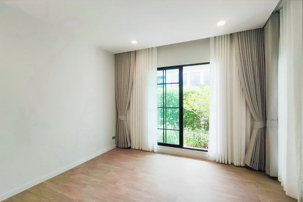 [ให้เช่า] FOR RENT SETTHASIRI SERITHAI / 4 bedrooms 5 bathrooms / 72 Sqw. 250 Sqm. **120,000** NEW HOUSE. CLOSE TO SUANSIAM AMAZING PARK