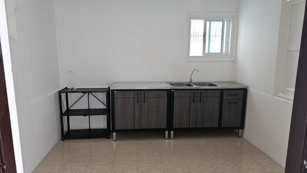 [ให้เช่า] FOR RENT DETACHED HOUSE RATCHADAPISEK 32 / 2 bedrooms 2 bathrooms / 110 Sqw. 300 Sqm. **50,000** CLOSE TO MRT LADPHRAO