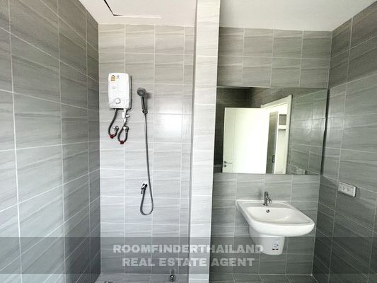 [ให้เช่า] FOR RENT LAKE SERENE RAMA 2 / 4 bedrooms 3 bathrooms / 36 Sqw. 136 Sqm. **25,000** CLOSE TO NORWICH INTERNATIONAL SCHOOL