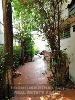 [ให้เช่า] FOR RENT SAMMAKORN RAMKHAMHAENG 112 / 3 bedrooms 3 bathrooms / 60 Sqw. 160 Sqm. **25,000** CLOSE TO THE PASEO TOWN RAMKHAMHAENG