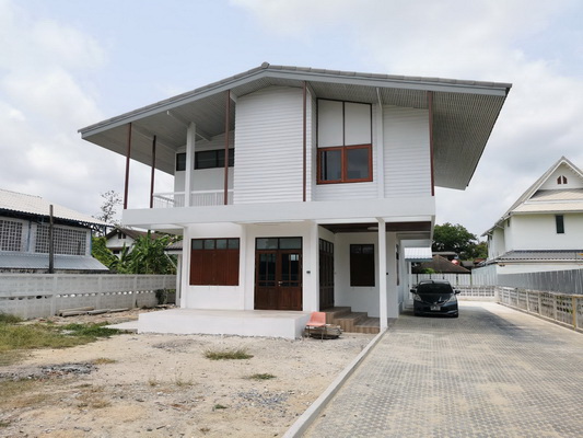 [ให้เช่า] FOR RENT DETACHED HOUSE SUKHUMVIT 107 – BEARING / 3 bedrooms 4 bathrooms / 196 Sqw. 300 Sqm. **72,000** CLOSE TO BTS BEARING