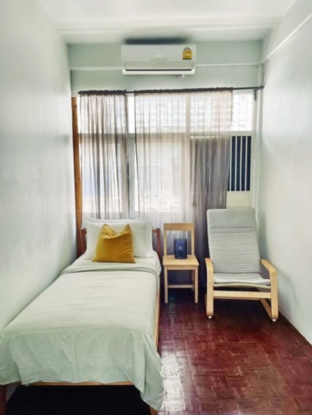 MRT บางโพ 900ม.Hostel เกทเวย์ แอท บางซื่อ 1 กม.อาคารพาณิชย์ 2 ชั้น จัดเต็มเฟอร์ 2 นอน AIRBNB