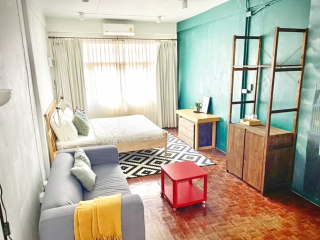 Hostel เกทเวย์ แอท บางซื่อ 1 กม.อาคารพาณิชย์ 2 ชั้น MRT บางโพ 900ม.จัดเต็มเฟอร์ 2 นอน AIRBNB