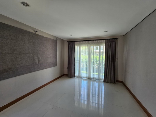 [ให้เช่า] FOR RENT THE GALLERY PINKLAO – SAI 4 / 3 bedrooms 2 bathrooms / 50 Sqw. 180 Sqm. **16,000** CLOSE TO PHUTTHAMONTHON