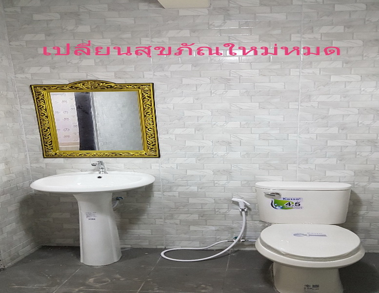 3นอนขายบ้านใกล้เซ็นทรัลปิ่นเก้าติดถนนกาญจนาภิเษกบางบัวทองใกล้ๆมีรถตู้ และ ปอสาย 522 ผ่านหน้าหมู่บ้าน