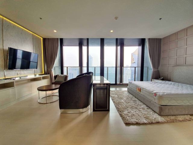 Noble Ploenchit BTS Ploenchit Duplex. Ultra Luxury. High floor next to BTS, Central Embassy