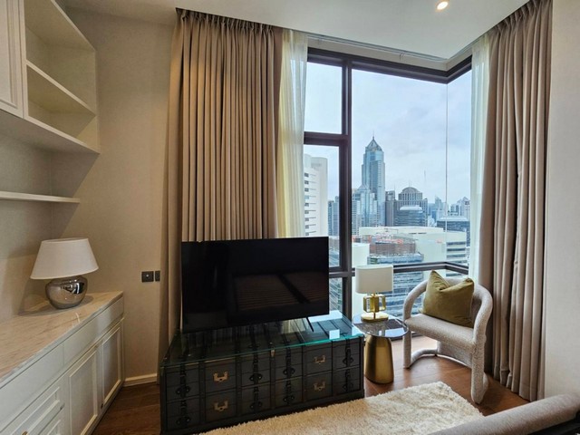 Condo Muniq Langsuan, near Lumpini Park and BTS Chidlom, Ploenchit