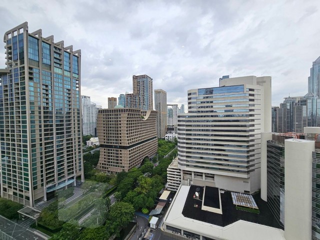 Condo Muniq Langsuan, near Lumpini Park and BTS Chidlom, Ploenchit