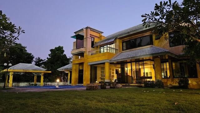 ขายบ้านเดี่ยว Pool Villa 2 ชั้น ติดสนามกอล์ฟและLake ถนนพหลโยธิน คลองหนึ่ง คลองหลวง ปทุมธานี