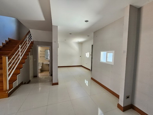 [ให้เช่า] FOR RENT THE GALLERY PINKLAO – SAI 4 / 3 bedrooms 2 bathrooms / 50 Sqw. 180 Sqm. **16,000** CLOSE TO PHUTTHAMONTHON