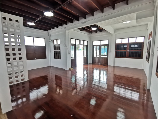 [ให้เช่า] FOR RENT DETACHED HOUSE SUKHUMVIT 107 – BEARING / 3 bedrooms 4 bathrooms / 196 Sqw. 300 Sqm. **72,000** CLOSE TO BTS BEARING