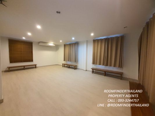 [ให้เช่า] FOR RENT DETACHED HOUSE WUTTAKAT ROAD / 4 bedrooms 4 bathrooms / 80 Sqw. 300 Sqm. **85,000** JUST 2 MINUTES FROM BTS WUTTAKAT