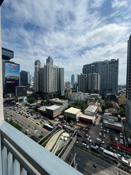 ให้เช่าคอนโด Rhythm Asoke 1 วิวหันหน้าถนน เห็นตึก G tower ใกล้ mrt พระราม 9 และ เพชรบุรี