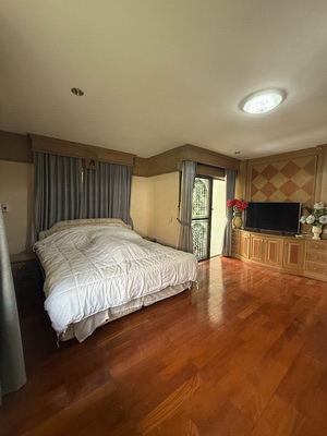 [ให้เช่า] FOR RENT TARAROM HUAMARK / 3 bedrooms 4 bathrooms / 100 Sqw. 240 Sqm. **75,000** CLOSE TO RAJAMANGALA NATIONAL STADIUM