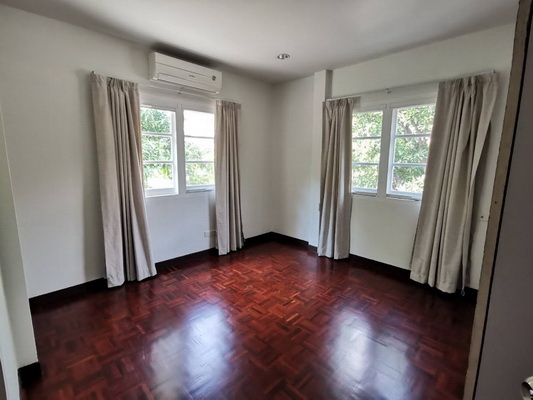 [ให้เช่า] FOR RENT BAAN YOSSUNTHORN SUKHUMVIT 20 / 3 bedrooms 3 bathrooms / 130 Sqw. 200 Sqm. **95,000** CLOSE TO BTS ASOKE