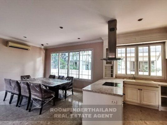 [ให้เช่า] FOR RENT THE EMPEROR NARASIRI COLLECTION / 4 bedrooms 4 bathrooms / 146 Sqw. 650 Sqm. **88,000** CLOSE TO THE MALL BANGKAE