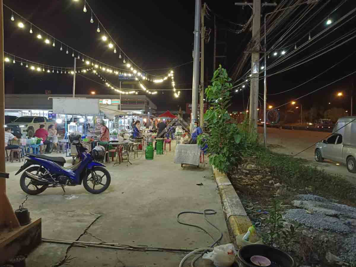 ที่ดิน 8-2-71 ไร่ พร้อมโครงการ ตลาดนัดนพวงศ์พลาซ่า ติดถนนใหญ่ ลาดหลุมแก้ว