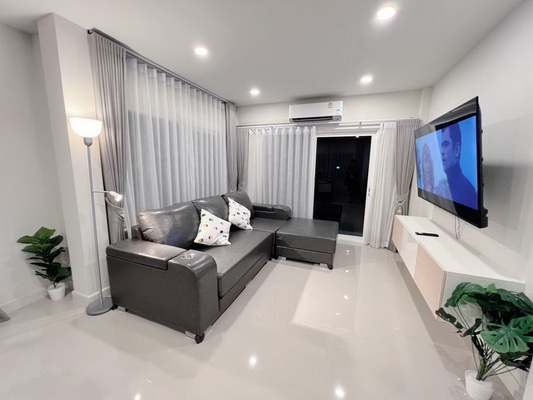 [ให้เช่า] FOR RENT CENTRO BANGNA – WONGWAEN / 4 bedrooms 3 bathrooms / 60 Sqw. 200 Sqm. **38,000** CLOSE TO RAMKHAMHAENG 2