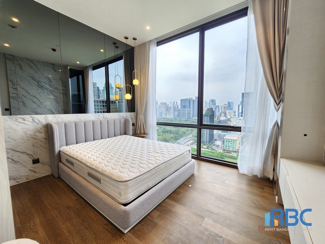 For Rent MUNIQ Langsuan, high rise condo, luxury level near Lumpini Park and Lang Suan Park