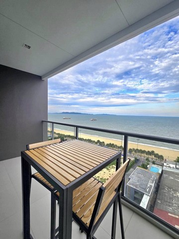 ให้เช่า condominium beachfront jomtien. ติดทะเล พร้อมเฟอร์ ครบ