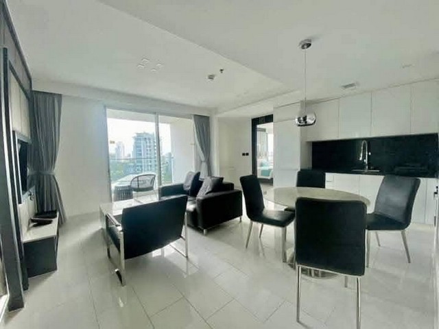 The sky residence Pratamnak pool view & Sea view Fully furnished