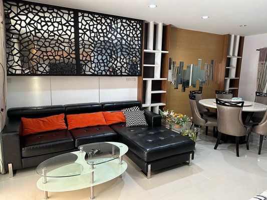 [ให้เช่า] FOR RENT THE EXCLUSIVE PHATTANAKARN 44 / 3 bedrooms 4 bathrooms / 25 Sqw. 200 Sqm. **40,000** CLOSE TO AIRPORTLINK HUAMARK