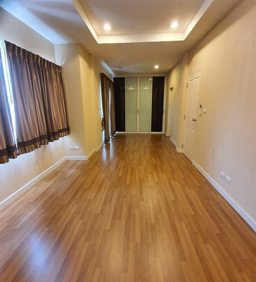 [ให้เช่า] FOR RENT THE CENTRO WATCHARAPOL / 3 bedrooms 3 bathrooms / 57 Sqw. 190 Sqm. **25,000** CLOSE TO SARASAS WITAED SAIMAI SCHOOL