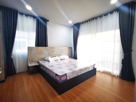 [ให้เช่า] FOR RENT GOLDEN NEO BANGNA – SUANLUANG / 4 bedrooms 3 bathrooms / 36 Sqw. 135 Sqm. **48,000** CLOSE TO RAMKHAMHAENG 2