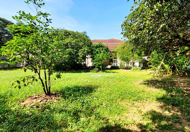 ขายที่ดิน ในหมู่บ้านนันทวัน รามอินทรา-วัชรพล เนื้อที่ 137 ตร.ว. แปลงสวย ราคาต่อรองได้