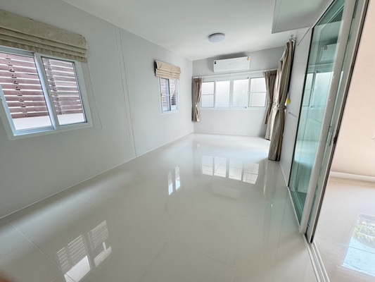 [ให้เช่า] FOR RENT MANTANA LAKE WATCHARAPOL / 4 bedrooms 3 bathrooms / 53 Sqw. 175 Sqm. **35,000** CLOSE TO CHALONGRAT EXPRESSWAY