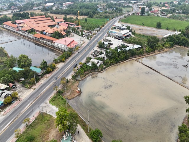 ขายที่ดิน ติดถนนหลักงิ้วราย อำเภอนครชัยศรี 7.9ล้าน/ไร่ เดินทางสะดวกสบาย น้ำไม่ท่วม ทำเลเหมาะทำหมู่บ้านจัดสรร หรือโรงงาน