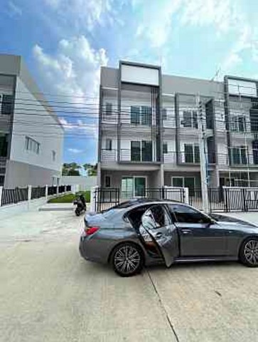 ขายทาวน์โฮม ใจกลางเมืองสวนหลวง บิ้วท์อินสวยหรูมาก modern style