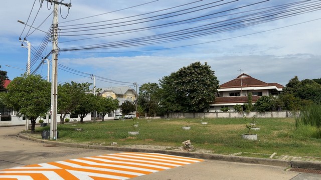 ขายที่ดิน หมู่บ้านวินด์มิลล์ พาร์ค บางนาตราด กม.10 (Windmill Park) ขนาด 414 ตารางวา แปลงมุมหน้าสวนริมน้ำ ใกล้Megaบางนา