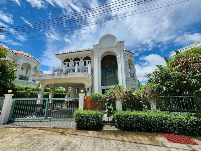 For Rent : Kohkaew, 2-story detached house, Sino architectural style, 3 Bedrooms 3 Bathrooms