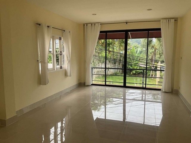 For Rent : Kuku, 3-Story Detached House, 4 Bedrooms 4 Bathrooms