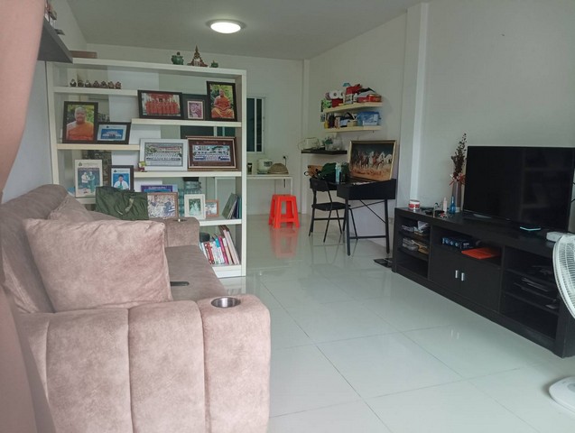 For Rent : Kohkaew, 2-Story Townhome, 3 Bedrooms 3 Bathrooms