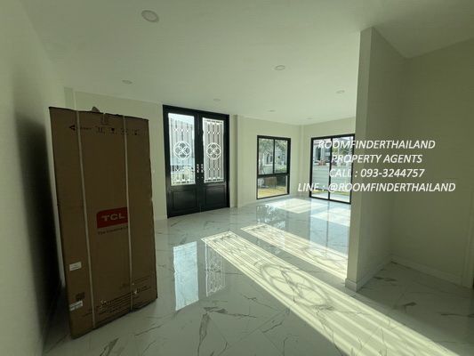 [ให้เช่า] FOR RENT LAKE SERENE RAMA 2 / 4 bedrooms 3 bathrooms / 80 Sqw. 200 Sqm. **50,000** CLOSE TO NORWICH INTERNATIONAL SCHOOL