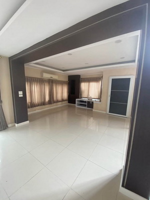 [ให้เช่า] FOR RENT CHOLLADA RAMINDRA / 4 bedrooms 3 bathrooms / 184 Sqw. 300 Sqm. **50,000** CLOSE TO FASHION ISLAND MALL