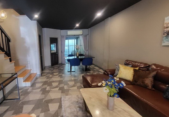 [ให้เช่า] FOR RENT TOWN PLUS RAMA 9 / 3 bedrooms 3 bathrooms / 24 Sqw. 180 Sqm. **30,000** CLOSE TO BRIGHTON COLLEGE BANGKOK