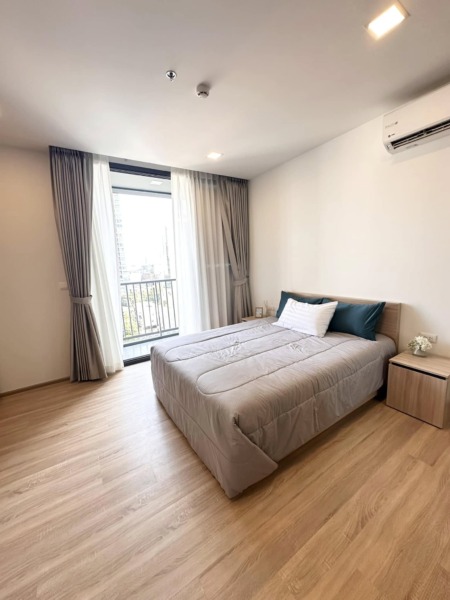 XT Phayathai Condo 1bed 42 sqm 10 floor for rent with full furnished and unblocked view is located between BTS Phayathai and Victory Monumment