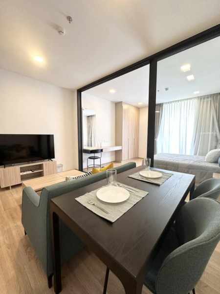 XT Phayathai Condo 1bed 42 sqm 10 floor for rent with full furnished and unblocked view is located between BTS Phayathai and Victory Monumment